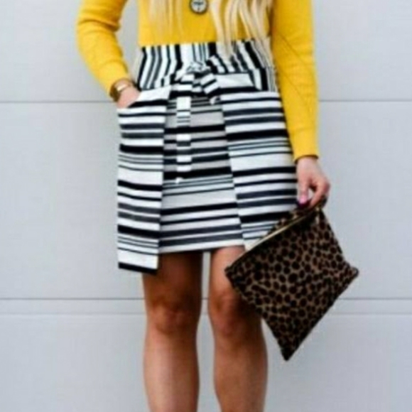 🎈Cabi Grandstand Striped Tie Front Skirt   (152) - Picture 7 of 7